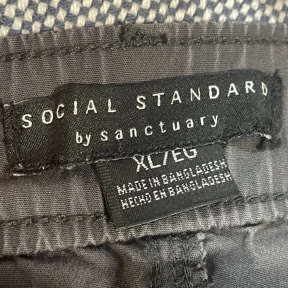 Social Standard by Sanctuary Womens XL Gray Utility Roll Tab Shorts